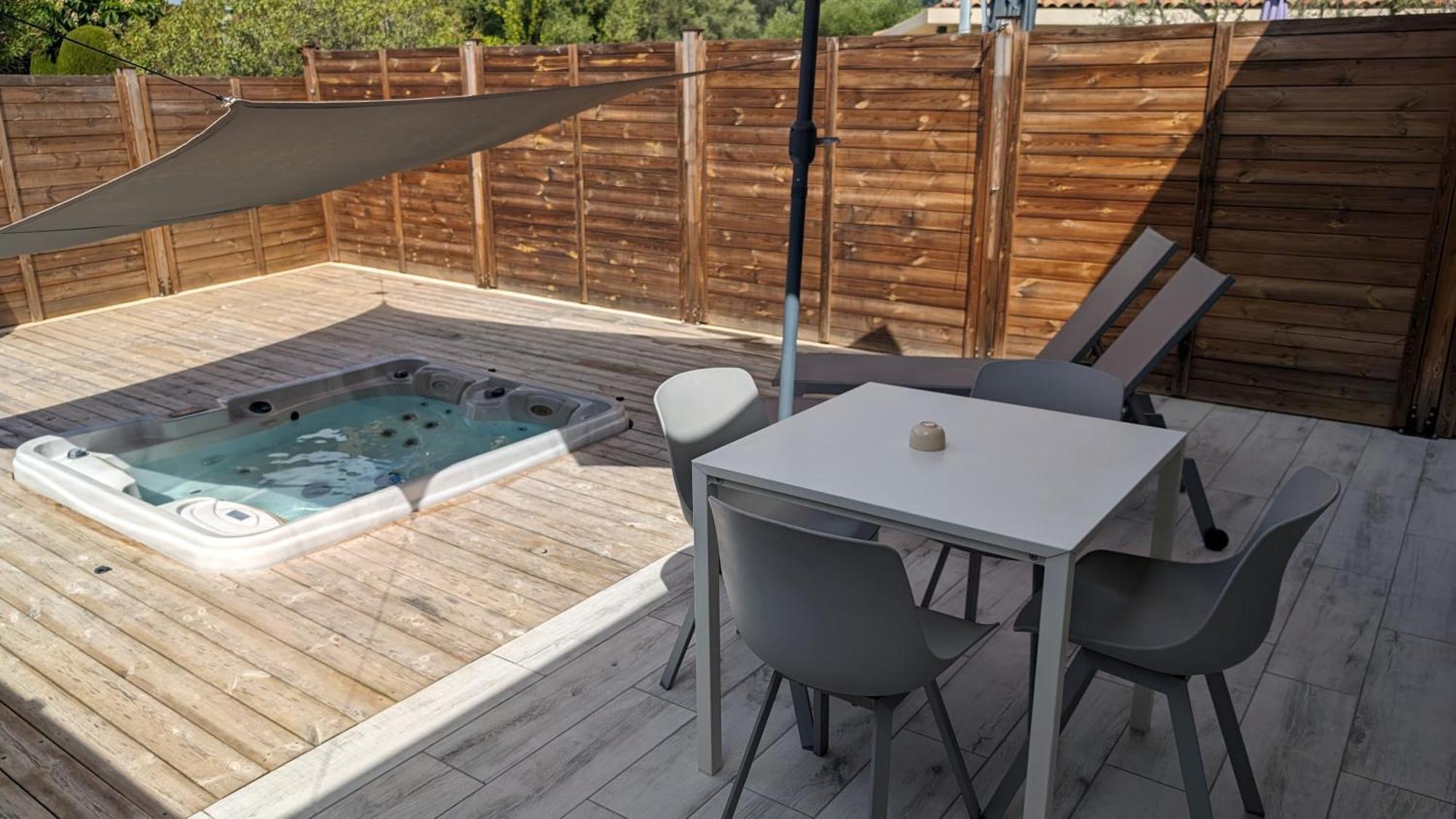 Appartement Luxe Avec Piscine Chauffee & Jacuzzi Prive - Cote D'Azur Roquefort-les-Pins Exterior photo